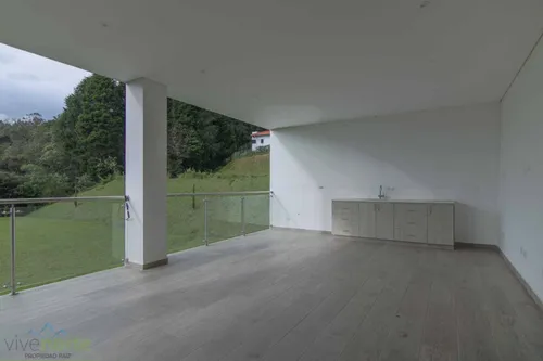 Casa Campestre En Venta En Guarne. Cod V13125