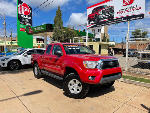 Imagen 4 de 15 de Toyota Tacoma Cabina Y Media 4x4