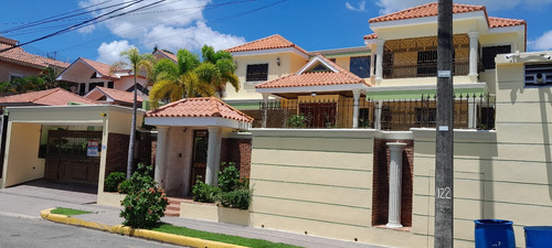 Venta Casa Alameda Éste Santo Domingo Oeste 