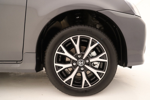 Imagen 10 de 15 de Toyota Etios 1.5 5 Ptas Xls 6mt