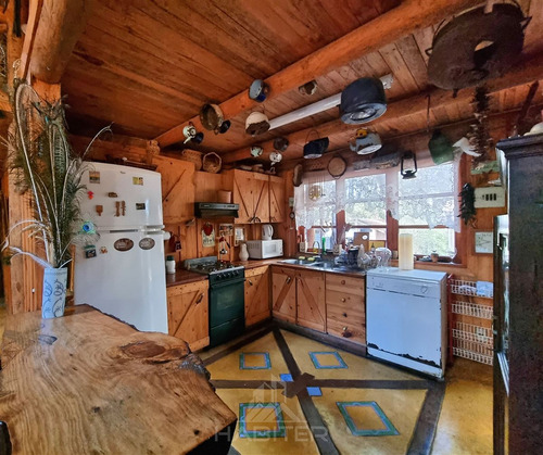 Casa En Arriendo De 8 Dorm. En El Quisco