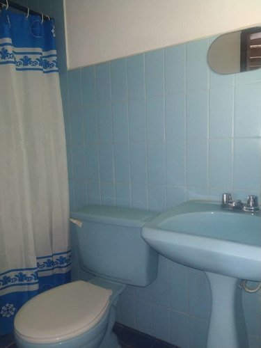 Imagen 12 de 14 de Casa + 2 Anexos En Urbanización Sant Omero Los Teques