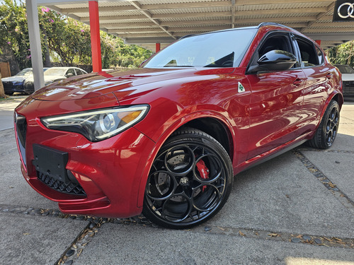 Alfa Romeo Stelvio 2.9L Quadrifoglio Verde V6 Bi-Turbo At