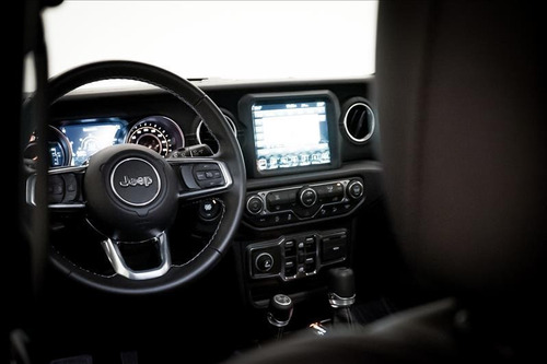 Jeep Wrangler 2.0 Turbo Sahara 4x4 At8