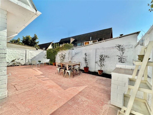 Imagen 12 de 22 de Casa Remodelada En Venta Estoril Las Condes Campanario