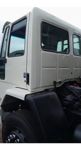 Cargo 2422 E 3-eixos Caçamba