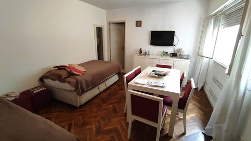 Imagen 2 de 8 de Departamento De 2 Ambientes En Venta En Centro