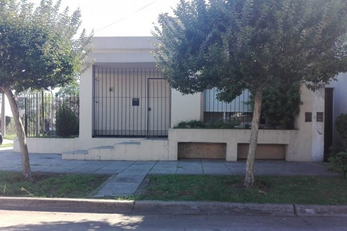 Imagen 1 de 12 de Casa En Venta En Haedo Norte