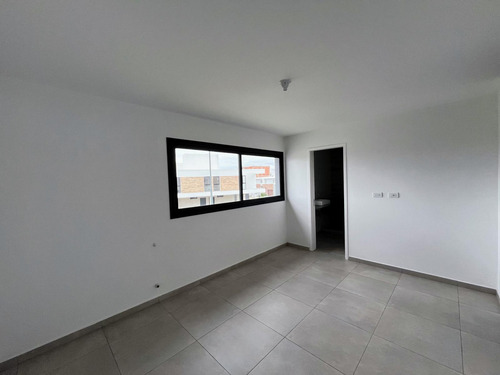 Altos De Manantiales Duplex De 3 Dormitorios 3 Bñs