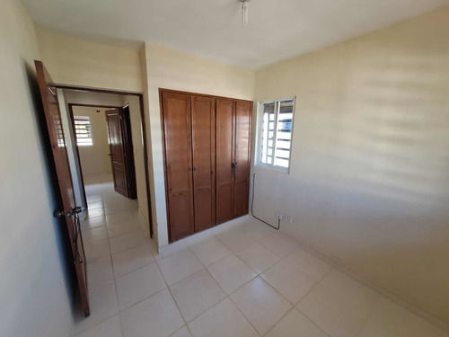 Imagen 3 de 25 de Apartamento En Venta, Res. San Isidro Labrador