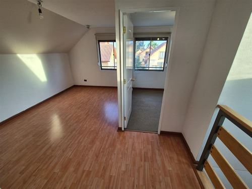 Arriendo Casa Con Piscina 4d 3b 1b 1e En Peñalolén.