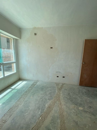 Imagen 10 de 19 de Vendo Pb De 143+370m2 4h/4b/3pe El Solar Del Hatillo 2307