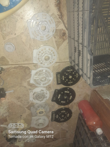 Tapas Motores Agarra Rejillas Ventiladores De Mesa Y Pie (Usado)