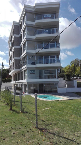 Apartamento En Venta De 1 Dormitorios En Colonia Del Sacramento (ref: Iea-710)