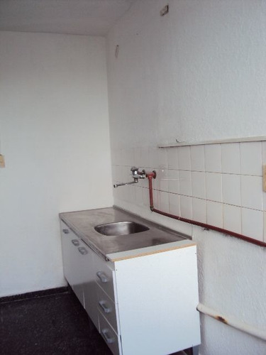 Apartamento En Alquiler De 2 Dormitorios En Malvín Norte