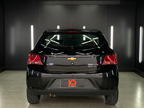 Imagem 4 de 15 de Chevrolet Onix 1.4 Ltz Flex 2017/2017