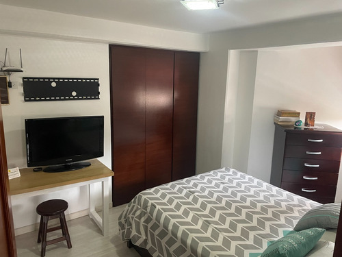 Imagen 9 de 15 de Apartamento Amoblado En Venta Mirávila 80mts2 2h/2b/2p
