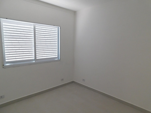 Casa Nova E Com Piscina A Venda Em Peruíbe