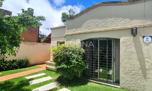 Casa En Carrasco De 3 Dormitorios A Pasos Del Mar, Terreno 582 Mts. Venta 