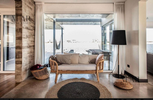 Imagen 7 de 30 de Casa En Venta Con Salida A La Laguna Central En Barrio El Golf Nordelta