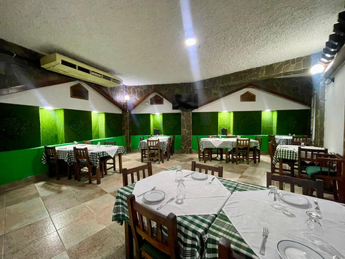 Venta Fondo De Comercio De Amplio Y Emblematico Restaurante En Los Altos Mirandinos Carrizal Rz