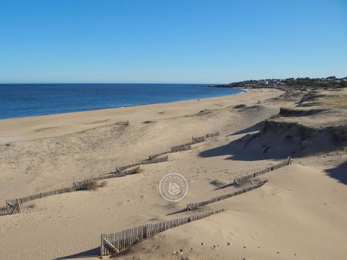 Cabaña Martesi A En Punta Colorada A Metros Del Mar.