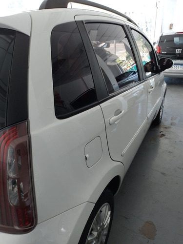 Imagen 4 de 12 de Fiat Idea Essence 1.6 16v