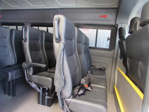 Imagem 8 de 14 de Renault Master Passageiro 20 Lugares