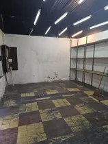Comprar Muy Buen Local Frente Medidas (10.80 X 26mts) Entrada Para Autos Ideal Casa De Repuestos O Parking Espacio Para  15 Autos.