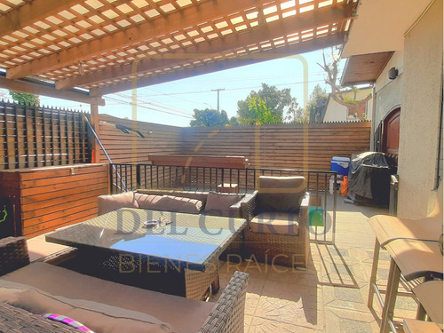 Excelente Casa Remodelada Con Magnifica Sala De Estar