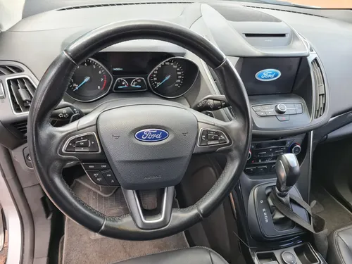 Ford Escape Titanium 2.0cc AT AA 4X4