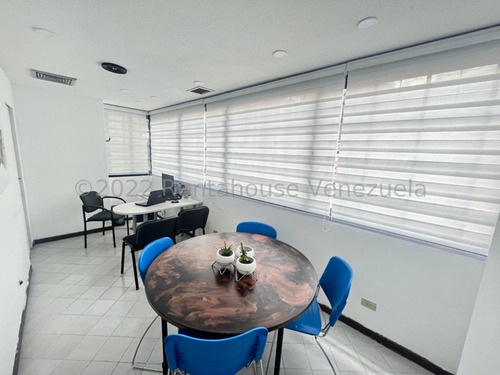 Imagen 3 de 20 de Consultorio Médico En Venta, Urb. San Bernardino