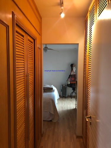 Imagem 15 de 25 de Apartamento 220m², 04 Dormitórios (sendo 02 Suítes, 01 Máster), 04 Banheiros E 04 Vagas Na Garagem. Condomínio Com Portaria, Segurança 24hrs, Piscina - 21010600 - 34158111