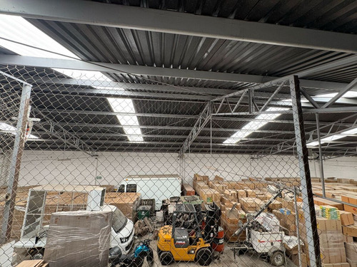Bodega En Venta, Bosques De Xhala, 425 M2
