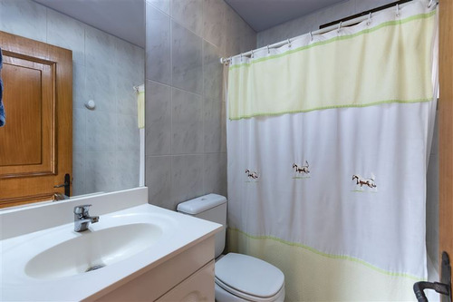 Imagen 15 de 26 de Exquisita Casa 5 Dorm. En Calle Tranquila Golf De Manquehue