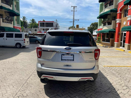 Imagen 7 de 15 de Ford Explorer Limited Americana