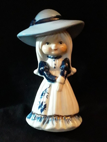 Figura De Porcelana Clásica, Azul Y Blanco. Niña Y Sombrero.