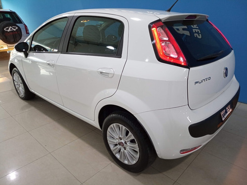 Imagen 18 de 23 de Fiat Punto Attractive 2016 1.4