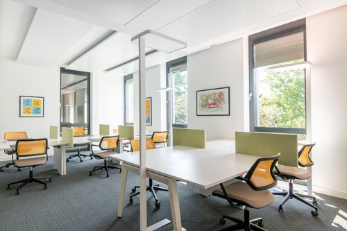 Renta De Espacio De Coworking En Regus Plaza Leibnitz