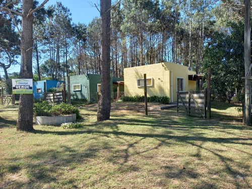 Inmobiliaria Costa Azul Vende ,cabaña Esquinera De Un Dormitorio En Anaconda Ideal  Renta.