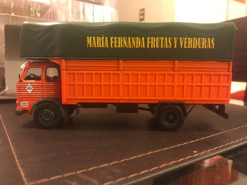 Miniatura Camión Pegaso Comet 1090. Frutas Ixo 1/43