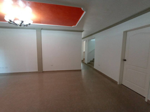 Imagen 4 de 23 de Casa En Venta La Trigaleña Valencia Calle Cerrada Doble Porton Electrico G12m1117