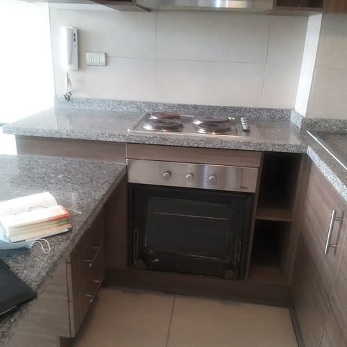 Angamos / Marin, Tipo Mariposa, 2 Dorm, 2 B, Bod, Impecable.