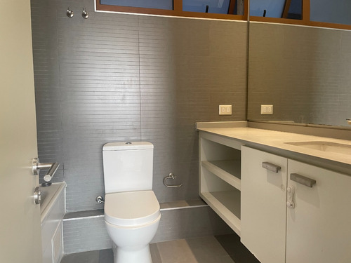 Depto. Frente A Metro Los Dominicos. 2 D+2 B. Cod 41100