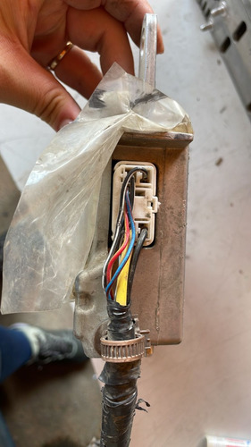 Convertidor Voltaje Conector Hino 300 816 716 (Usado)