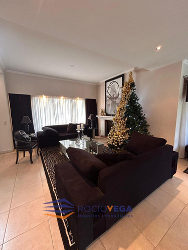 Casa En Venta En Barrio Santa Ana Moreno