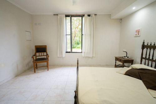 Venta Casa 4 Dormitorios Pileta Y Parque Colastine