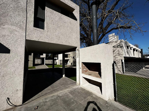 Imagen 23 de 24 de Dúplex De Tres Dormitorios En Alquiler En Housing Cerrado Casa Norte - Argüello