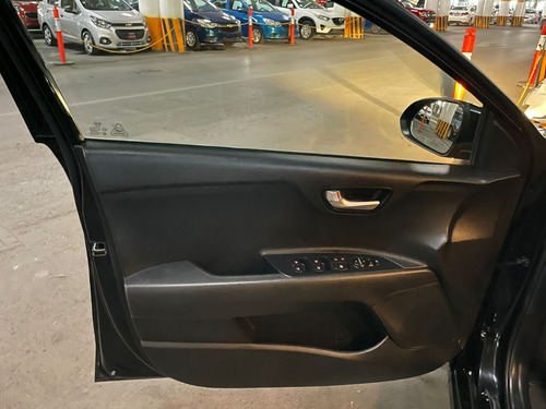 Imagen 15 de 15 de Kia Rio 4cil 1.6l Ex At Sedan 2018