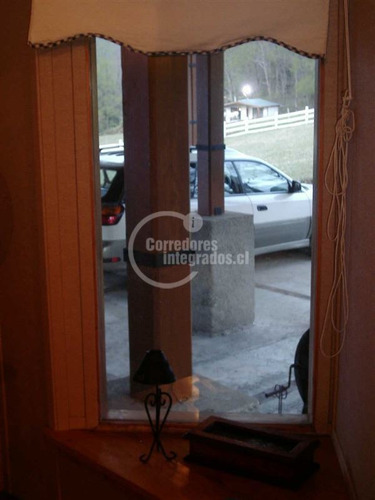 Casa En Venta De 5 Dorm. En Pucón